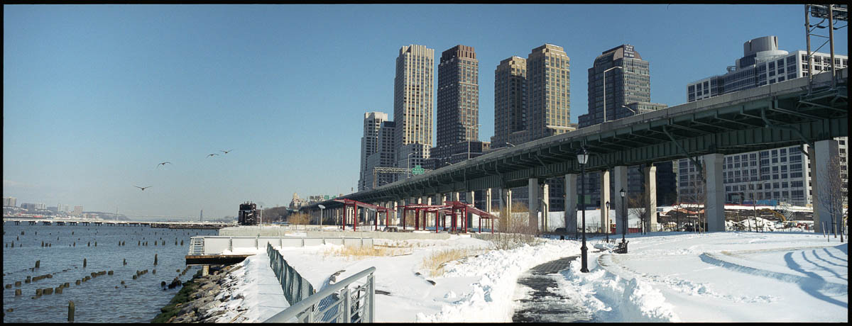 NEW YORK, HUDSON RIVER, 68th WEST, 2006/02/13